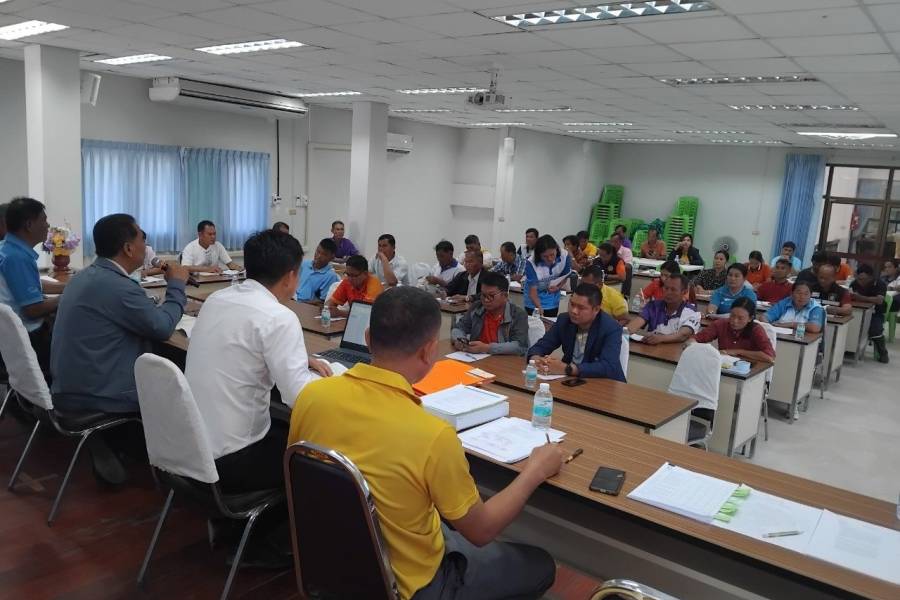 ประชุมประชาคมท้องถิ่น (ระดับตำบล)  เพื่อจัดทำร่างแผนพัฒนาท้องถิ่น (พ.ศ.2566 - 2570) เพิ่มเติม ครั้งที่ 1 ประจำปีงบประมาณ พ.ศ.2568  วันพฤหัสบดีที่ 21 พฤศจิกายน 2567  ณ  ห้องประชุมองค์การบริหารส่วนตำบลไผ่ อำเภอราษีไศล จังหวัดศรีสะเกษ...
